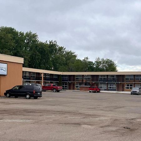 Devils Lake Inn By Oyo Near Devils Lake Regional Airport 외부 사진