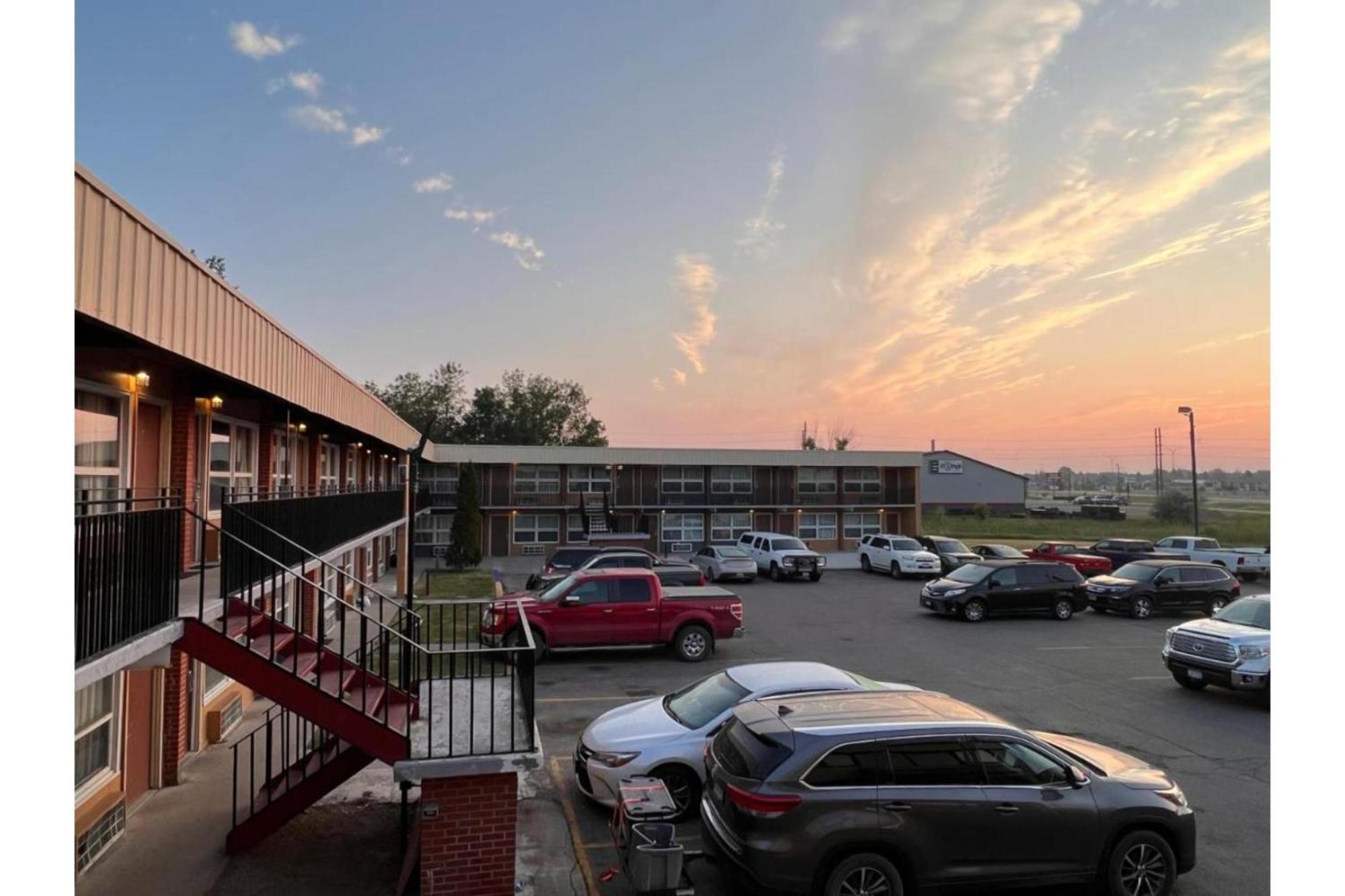 Devils Lake Inn By Oyo Near Devils Lake Regional Airport 외부 사진