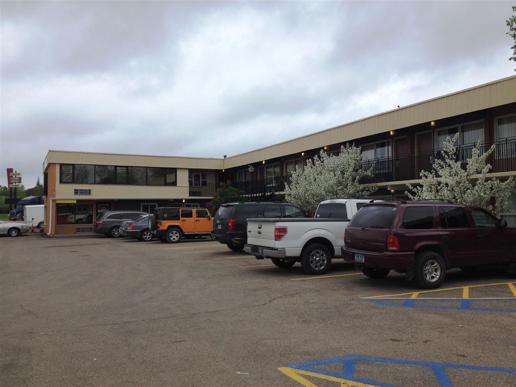 Devils Lake Inn By Oyo Near Devils Lake Regional Airport 외부 사진